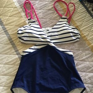 NWOT Land’s End One Piece Swimsuit